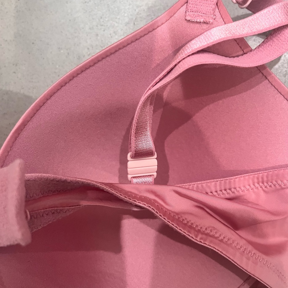 Victoria Secret Push Up Bra - 36D adjustable back straps - Picture 4 of 8